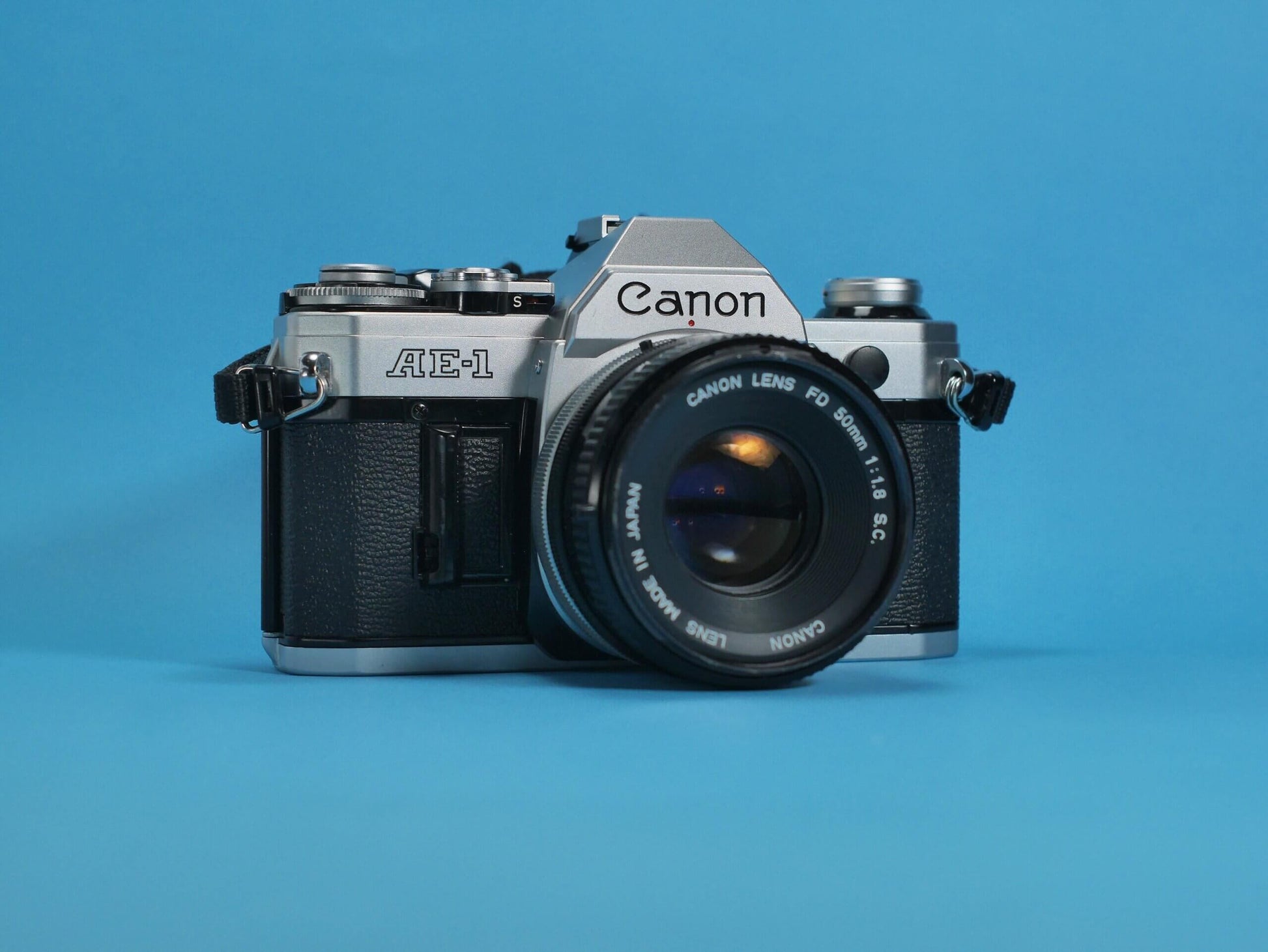 Canon AE-1 + FD 50/1:1.8// Canon power winder A//Makinon Zoom Slide Canon AE-1 + FD 50/1:1.8// Canon power winder A//Makinon Zoom Slide